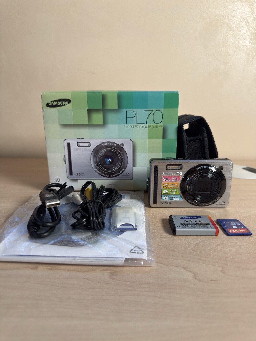 Samsung PL70 Digital Camera NEW with battery, box, cables. Tested & Working